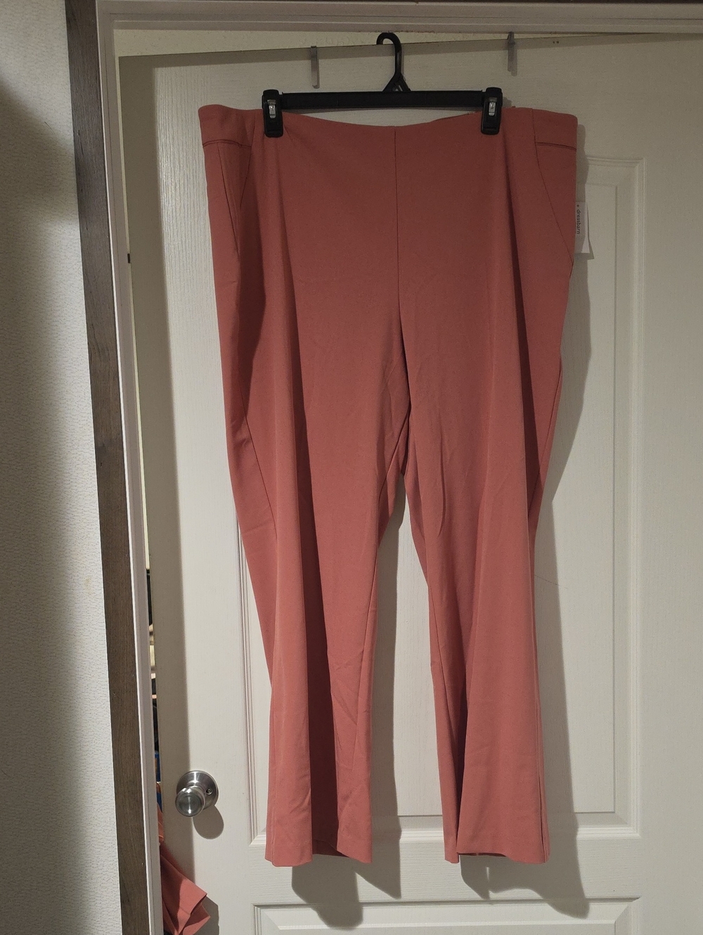NWT Roz & Ali Woman's Plus Trouser. Size 22W